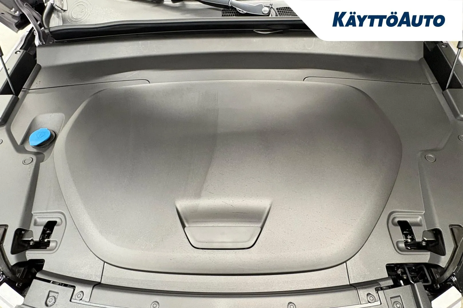 Volvo EX40 JOJ-946 carousel image