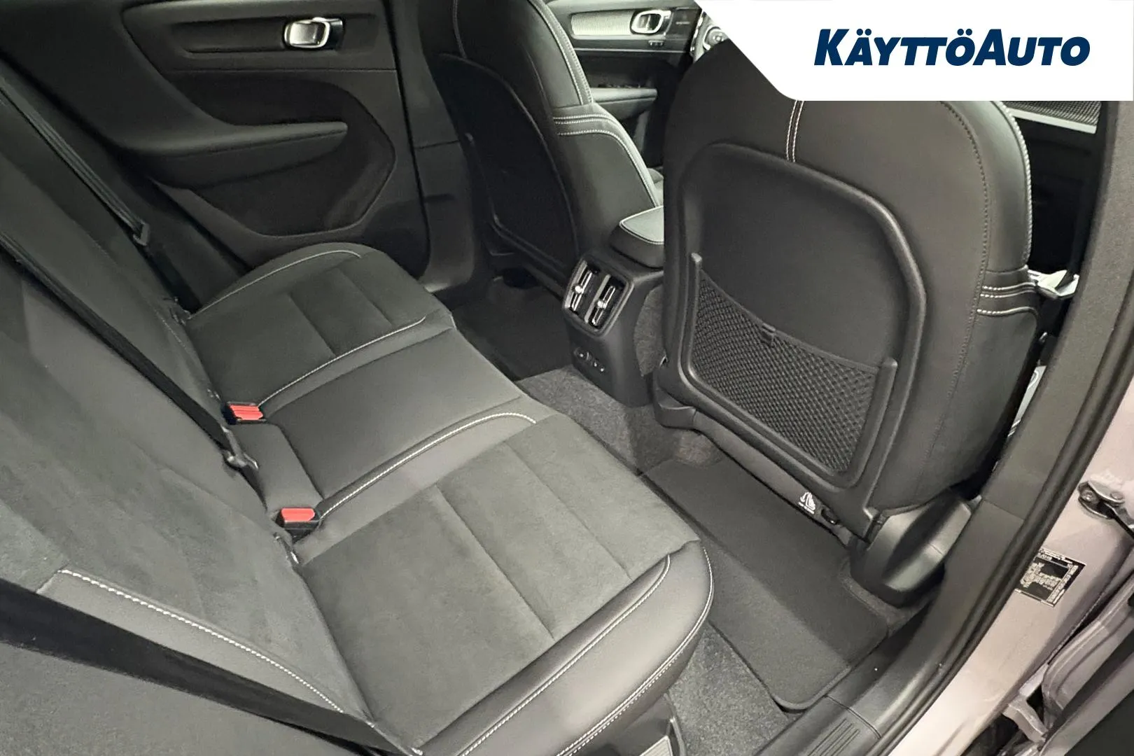 Volvo EX40 JOJ-946 carousel image