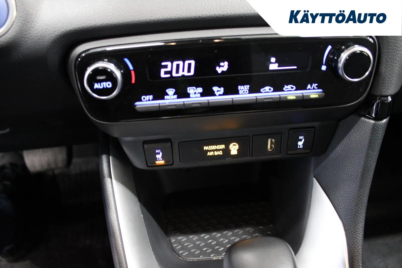 TOYOTA Yaris EUR-671 carousel image