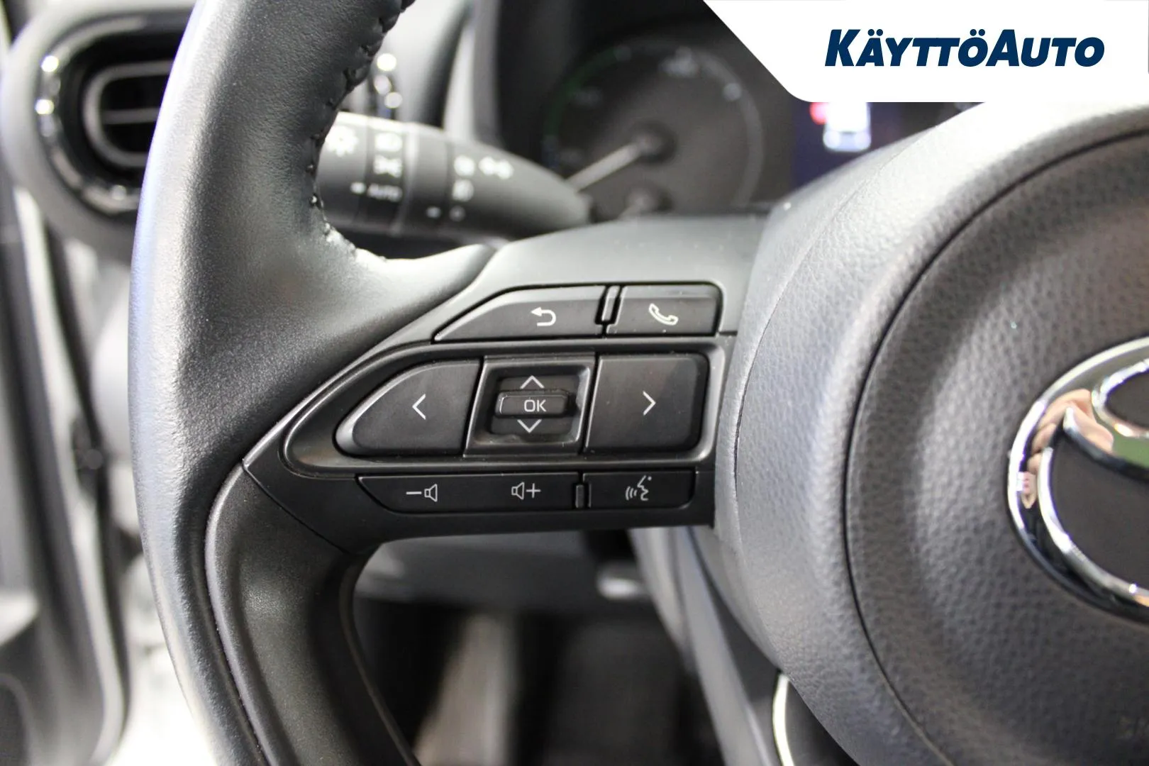 TOYOTA Yaris EUR-671 carousel image