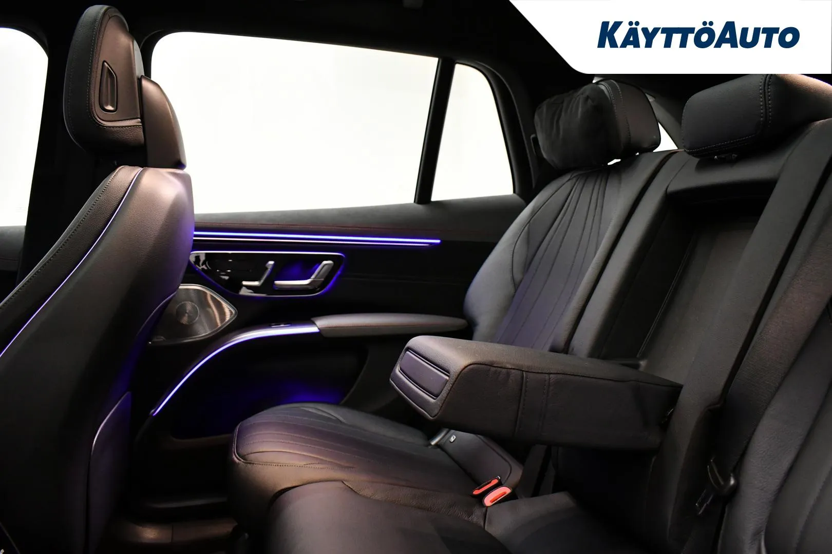 MERCEDES-BENZ EQS SUV EUV-825 carousel image