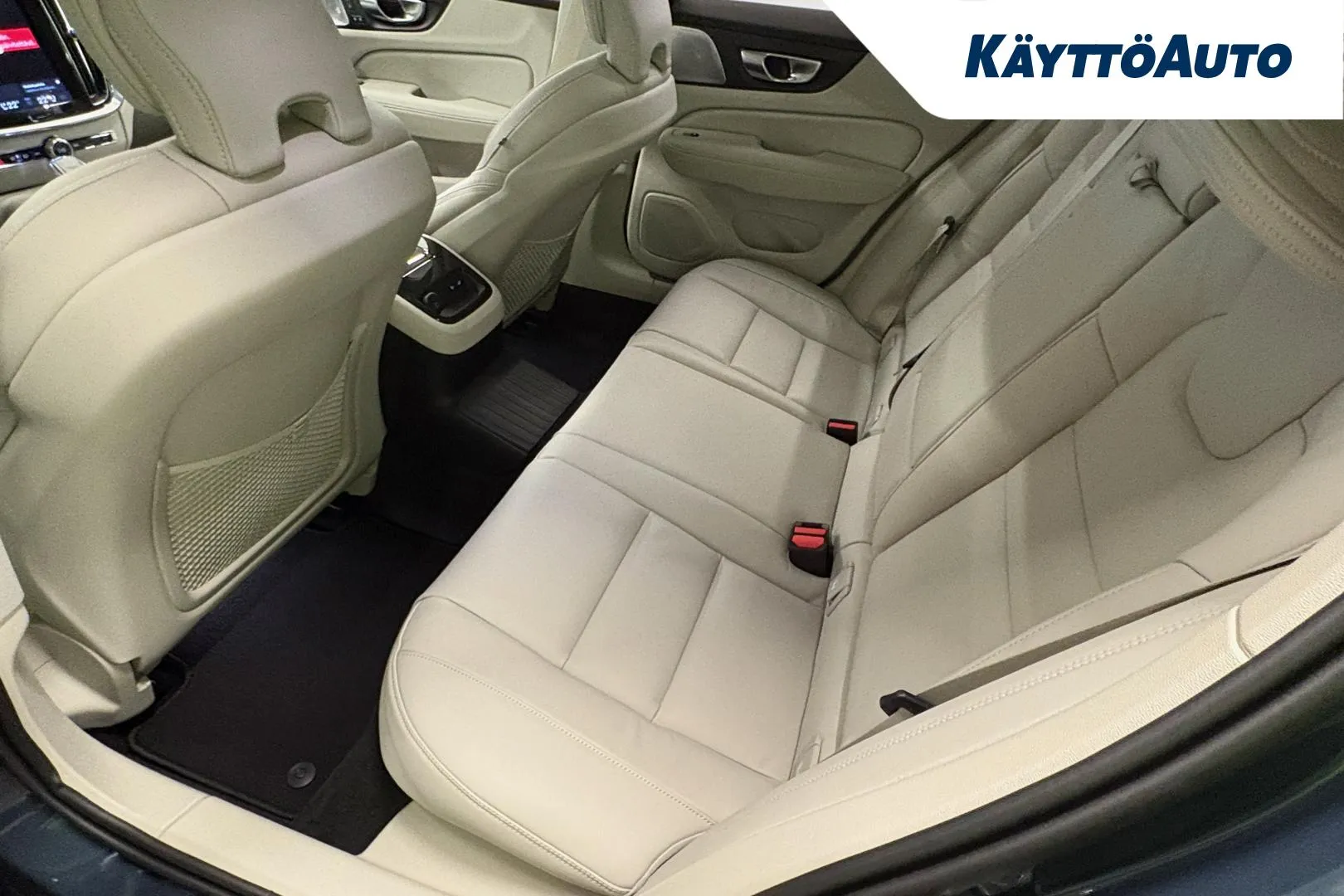 Volvo V60 EVP-585 carousel image