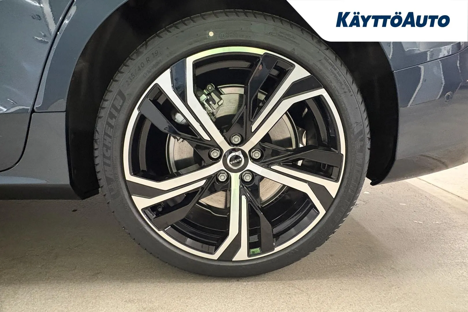 Volvo V60 EVP-585 carousel image