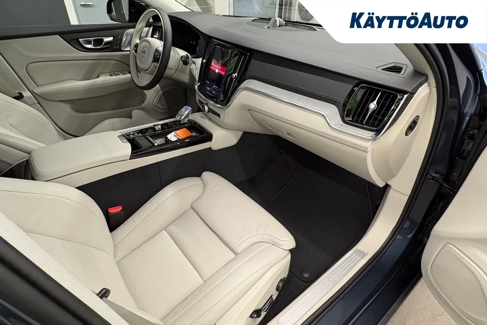 Volvo V60 EVP-585 carousel image