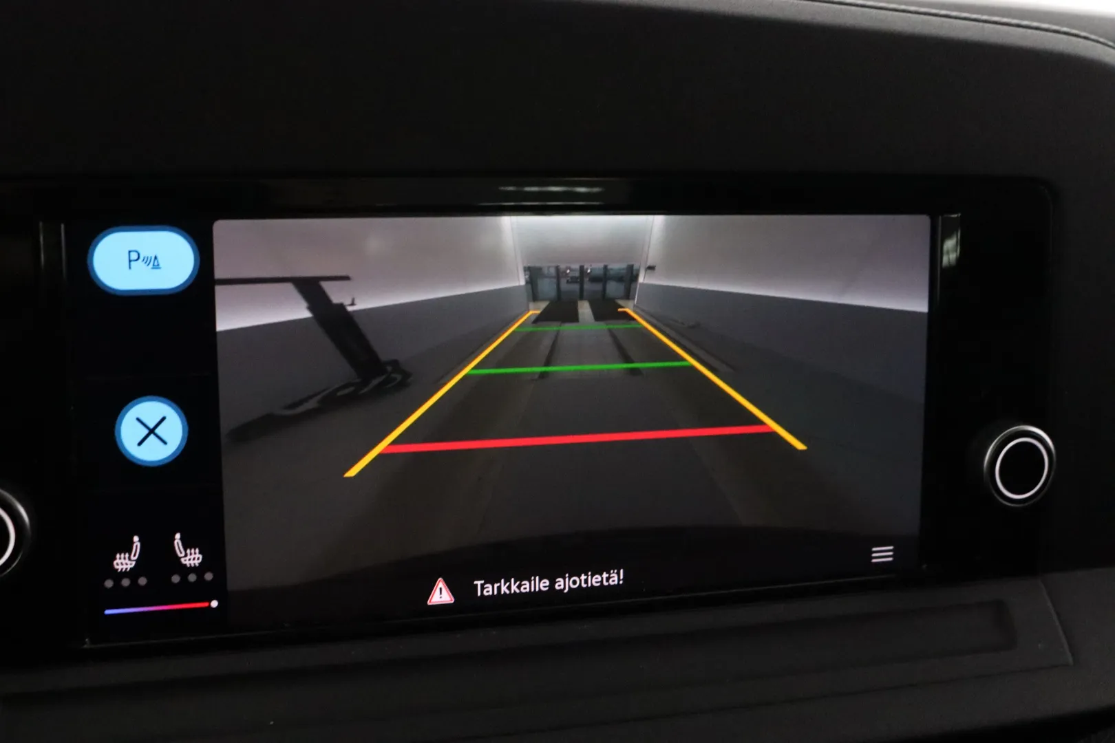 VOLKSWAGEN Caddy Maxi LRO-645 carousel image