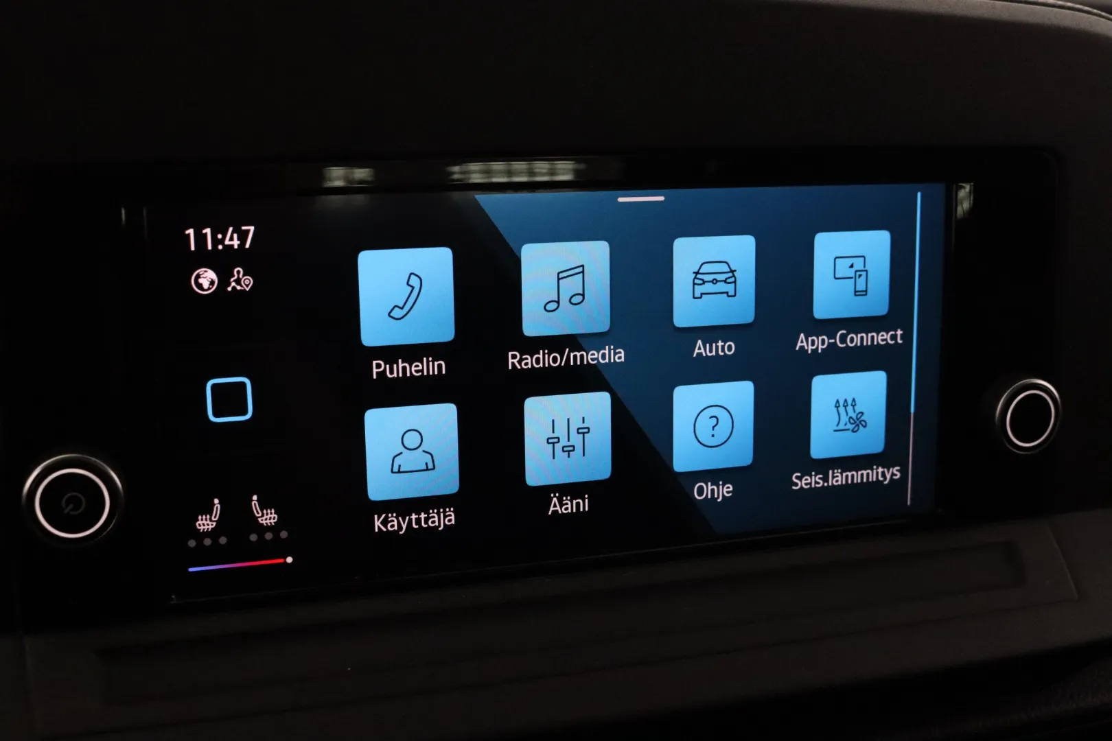 VOLKSWAGEN Caddy Maxi LRO-645 carousel image