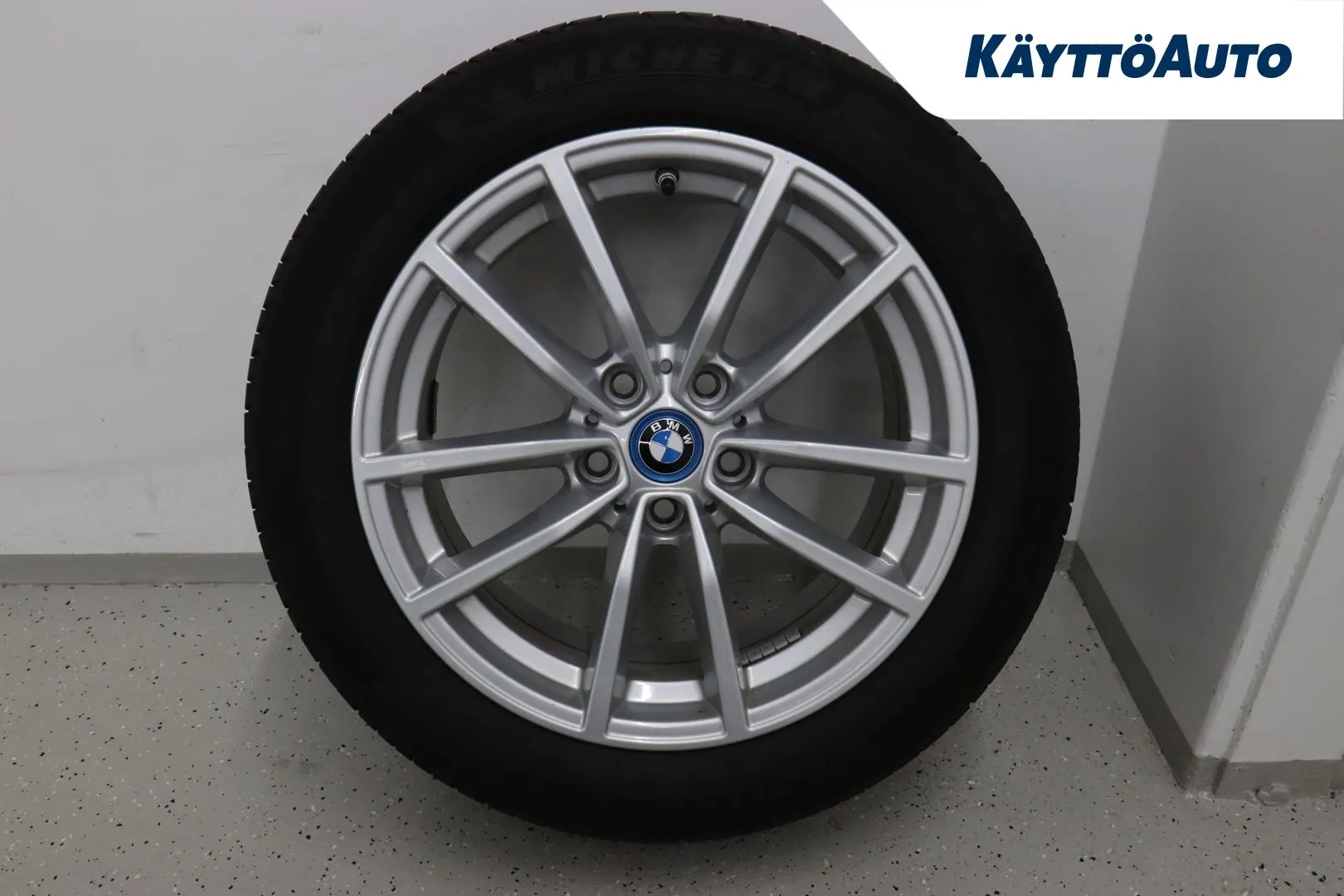 BMW 330 ZNV-801 carousel image