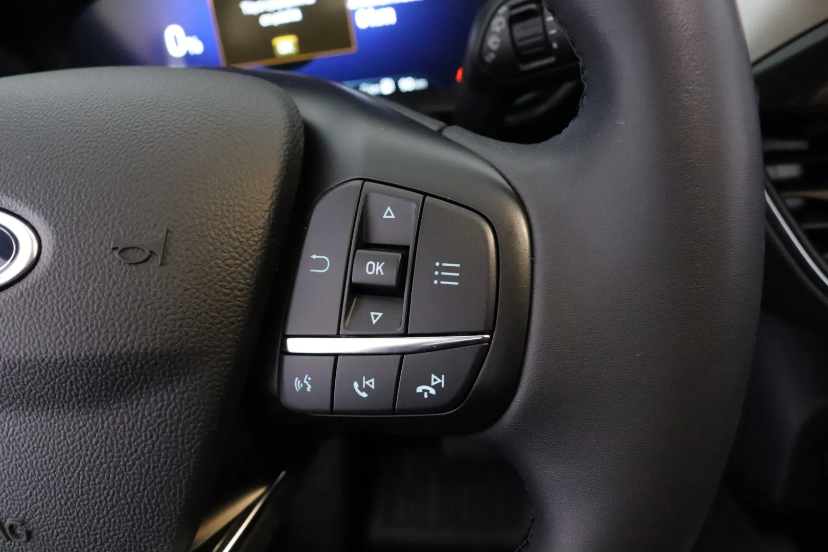 FORD Kuga IPV-678 carousel image