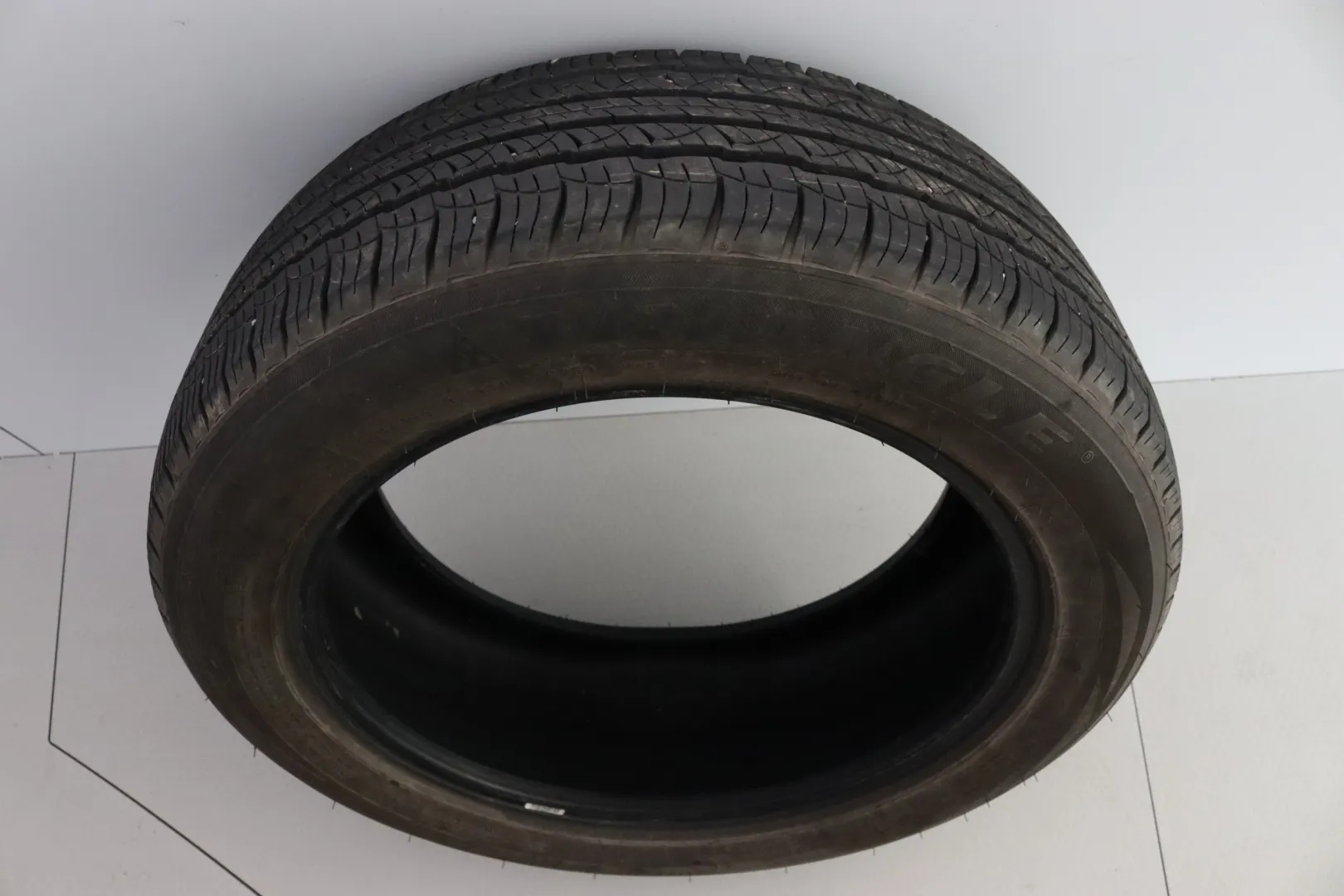 VOLKSWAGEN ID.5 EUC-860 carousel image