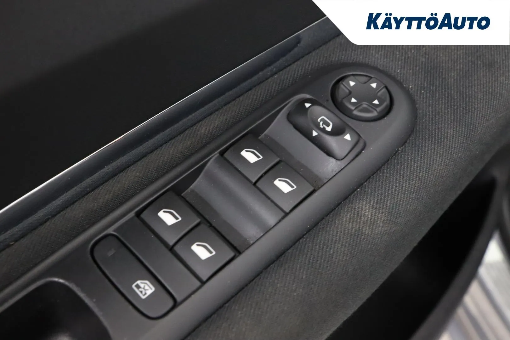 PEUGEOT 5008 CNM-321 carousel image