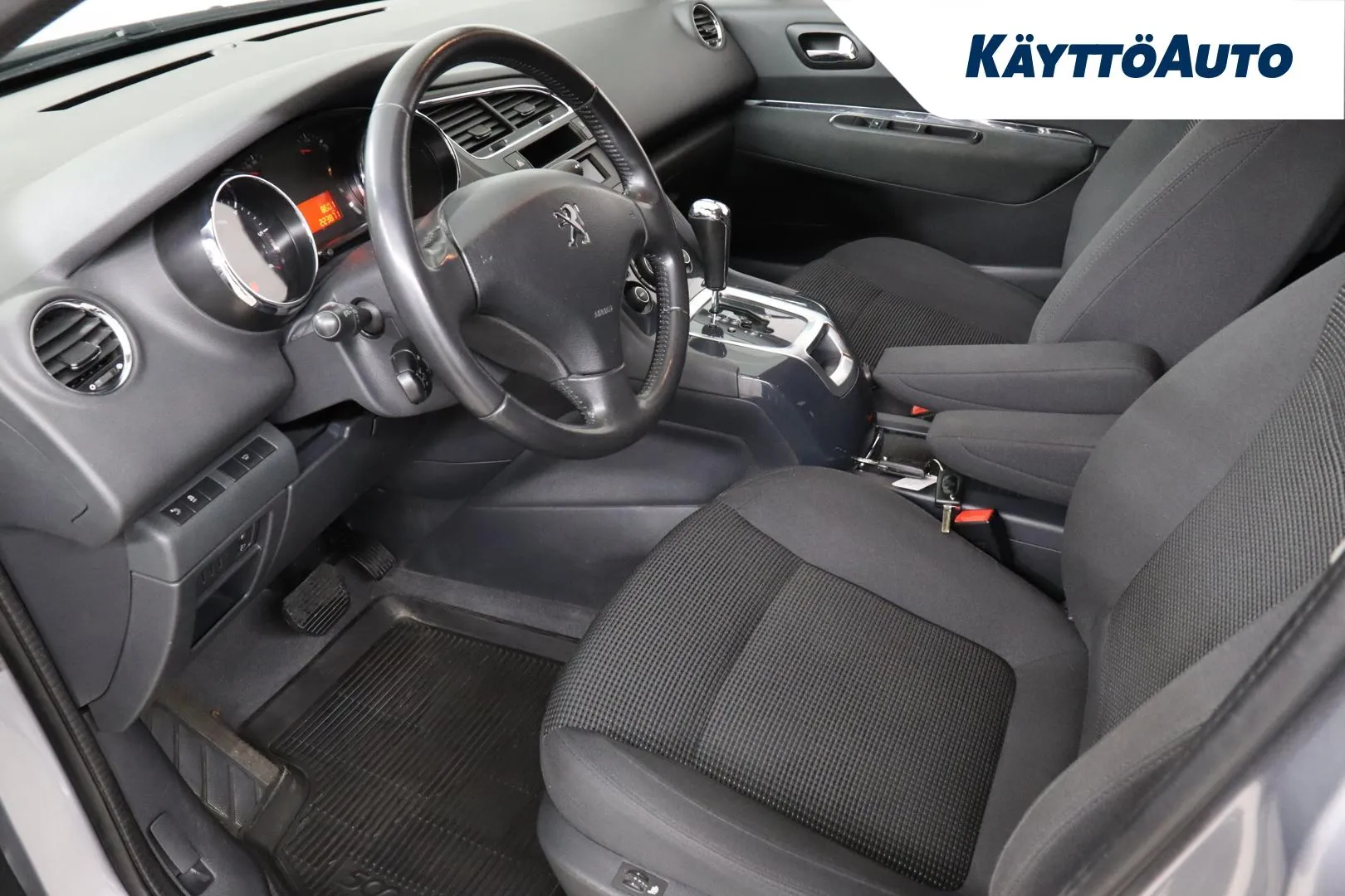 PEUGEOT 5008 CNM-321 carousel image