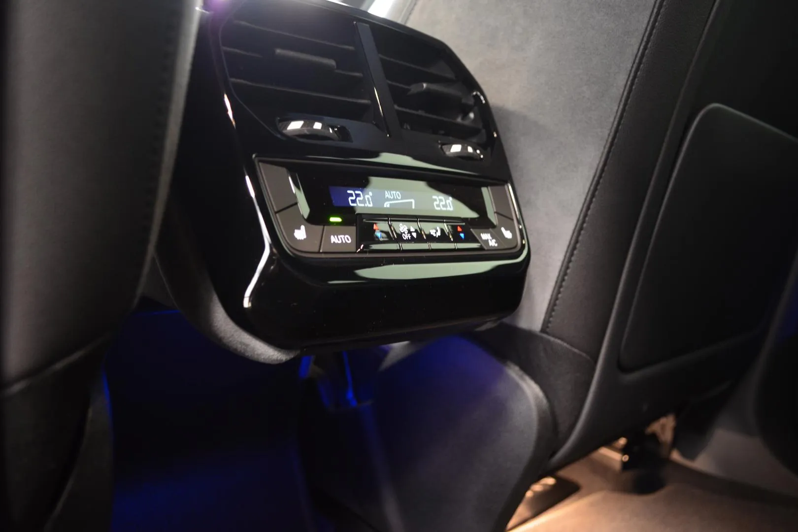 BMW iX JOK-690 carousel image