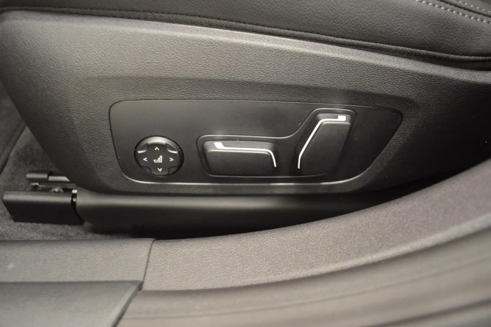 BMW i4 M60 KXL-325 carousel image