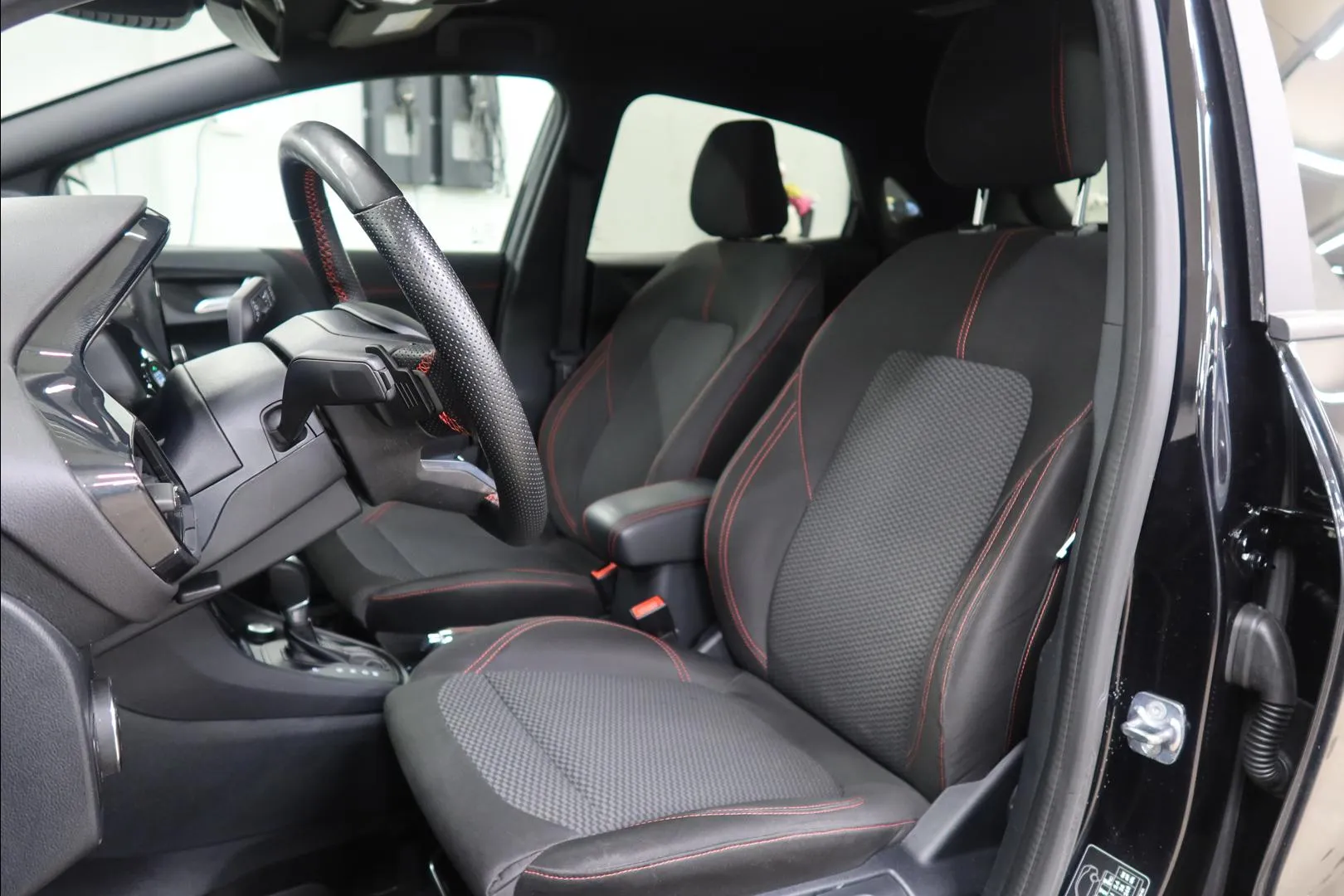 FORD Puma ZNV-885 carousel image