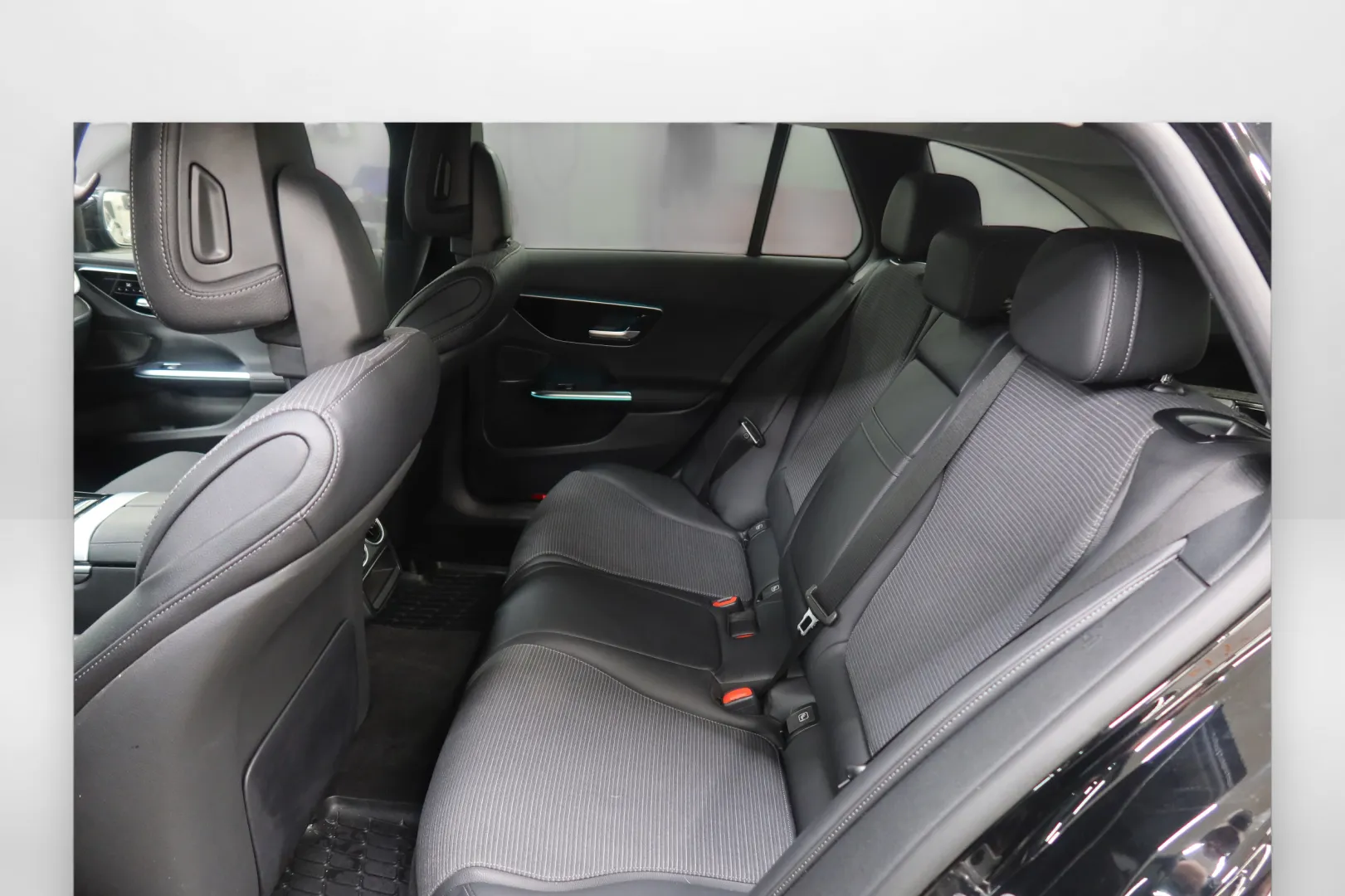 MERCEDES-BENZ C MOT-234 carousel image