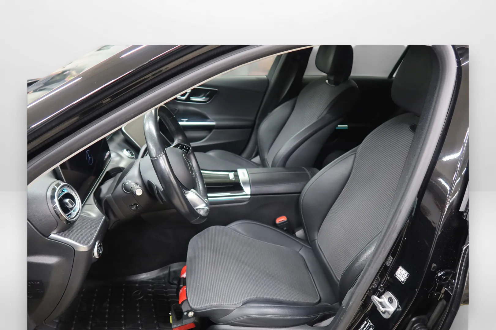 MERCEDES-BENZ C MOT-234 carousel image