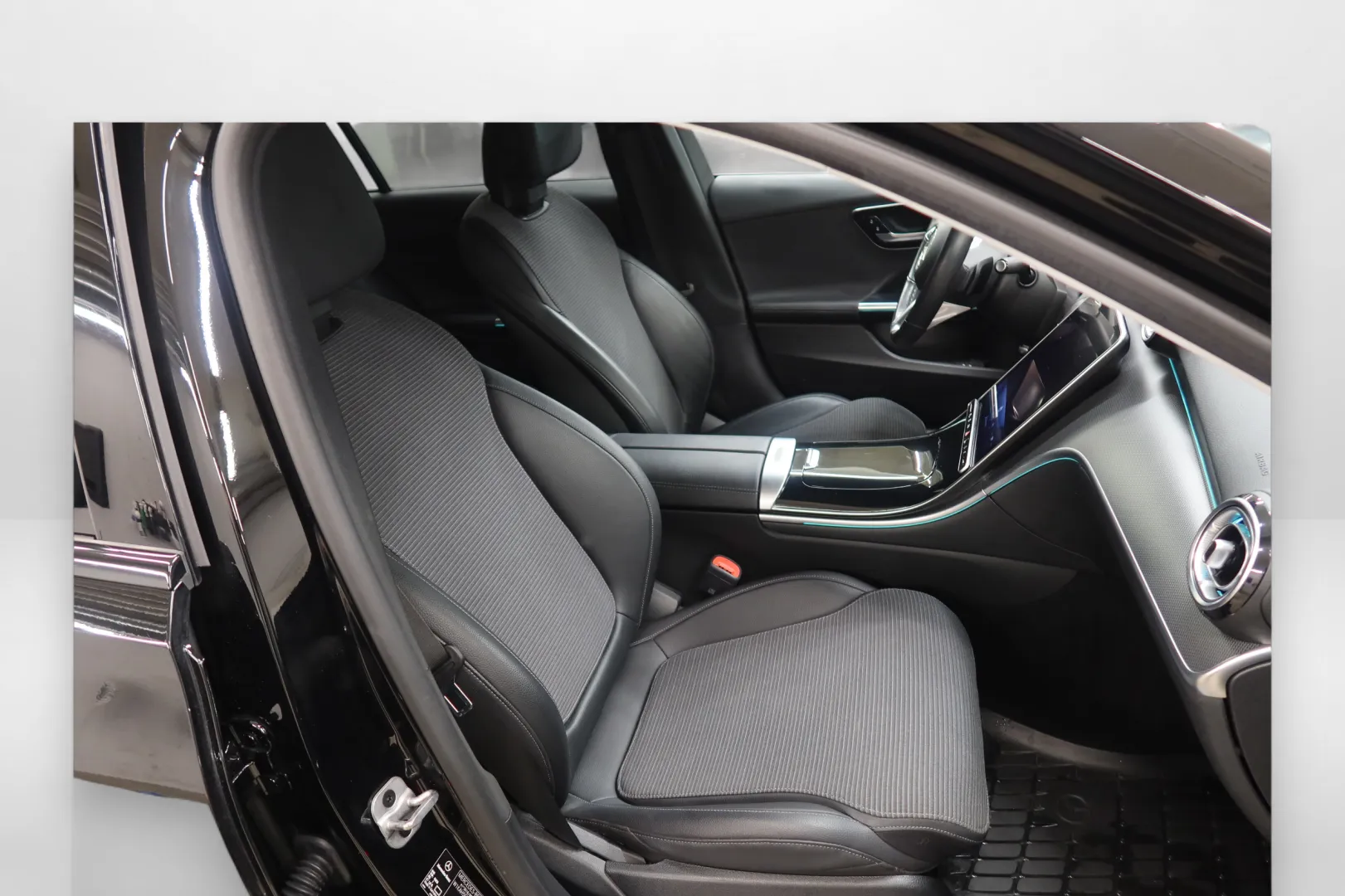 MERCEDES-BENZ C MOT-234 carousel image