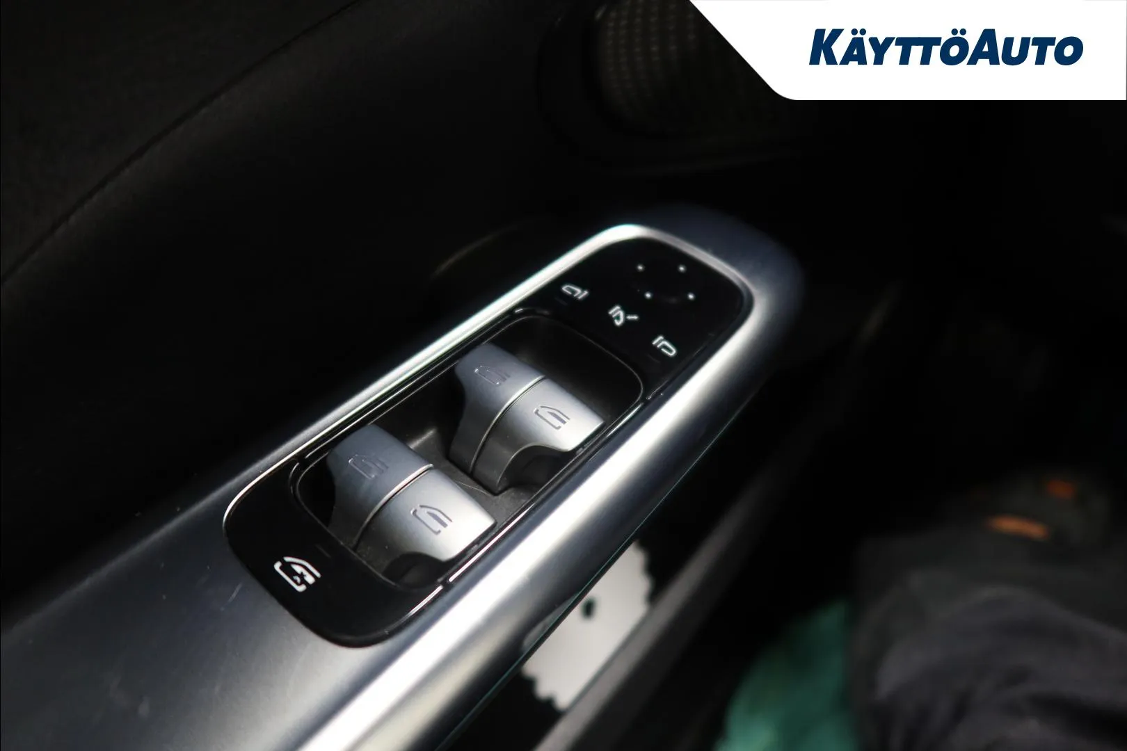 MERCEDES-BENZ C MOT-234 carousel image