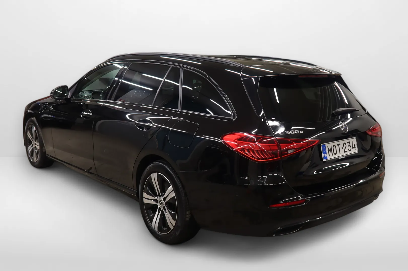 MERCEDES-BENZ C MOT-234 carousel image