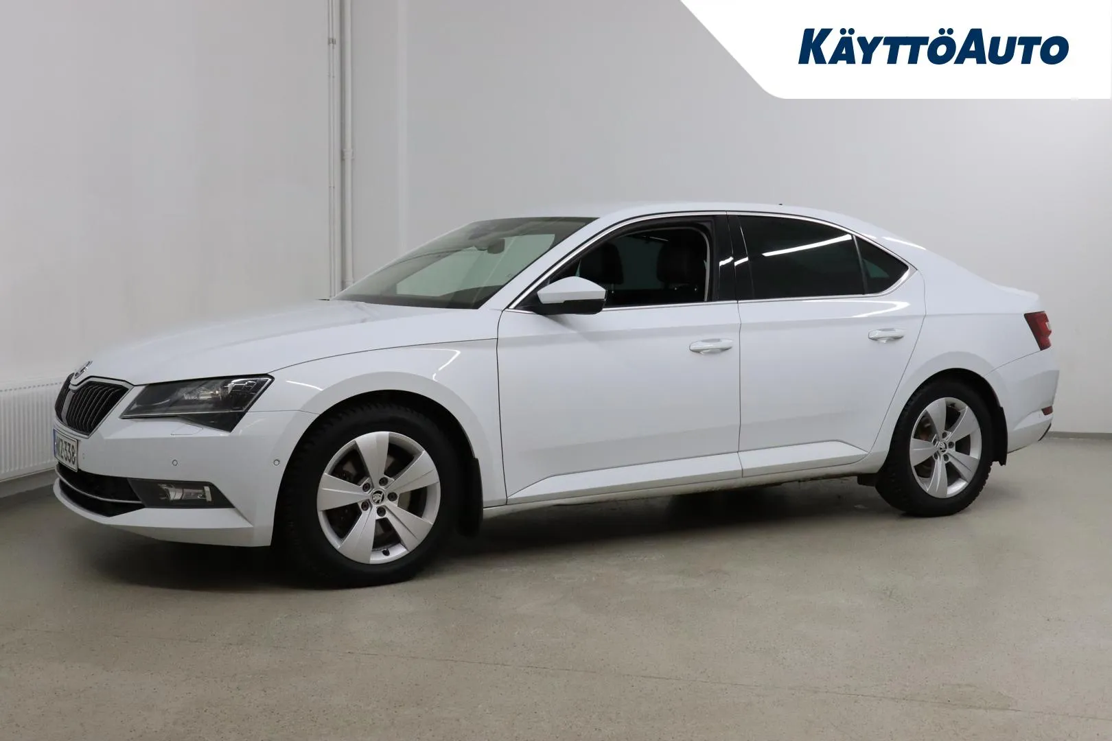 SKODA Superb NKZ-338 carousel image