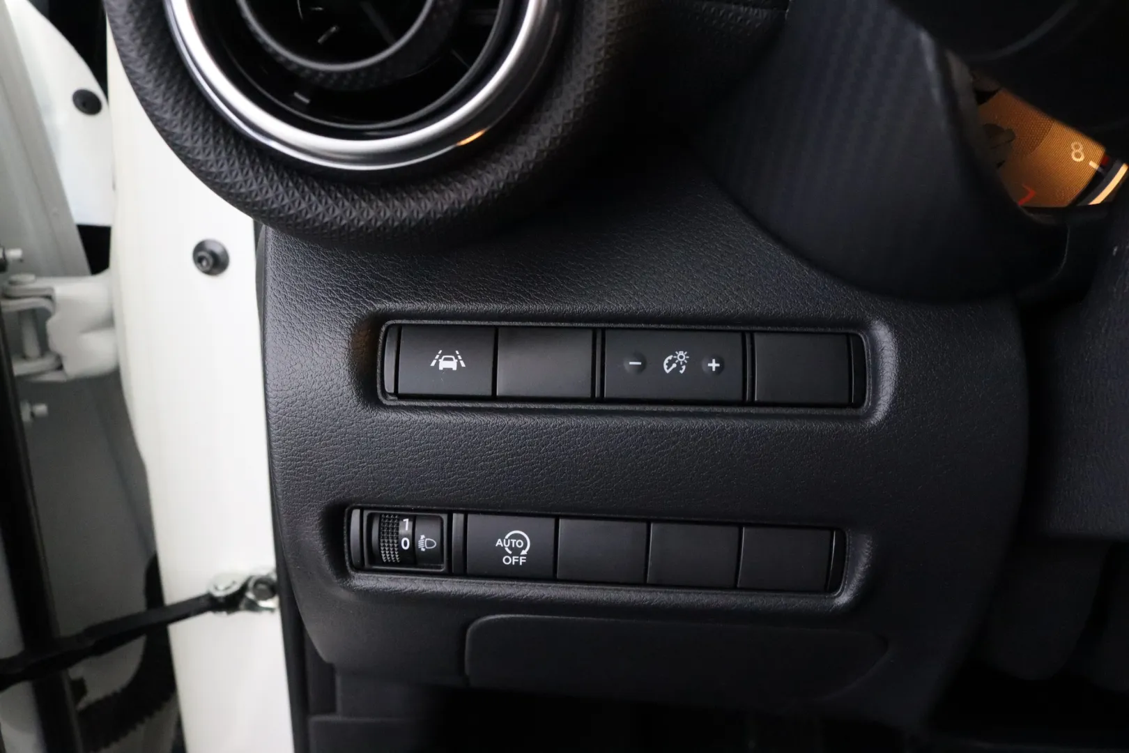 NISSAN Juke OZZ-675 carousel image