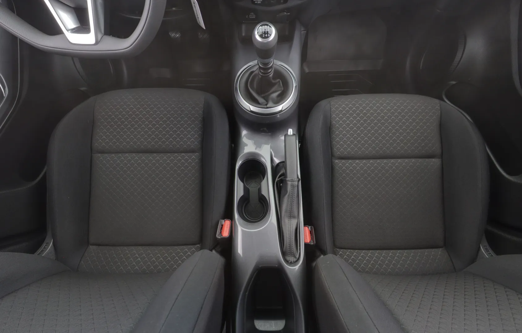 NISSAN Juke OZZ-675 carousel image