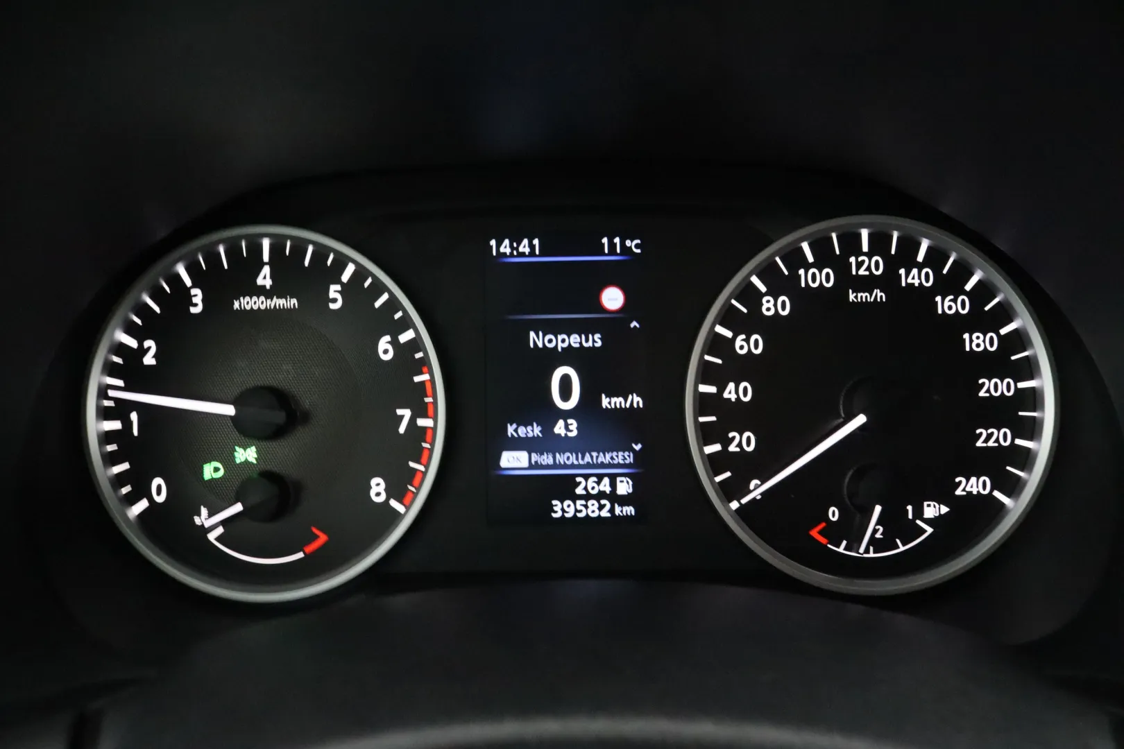 NISSAN Juke OZZ-675 carousel image