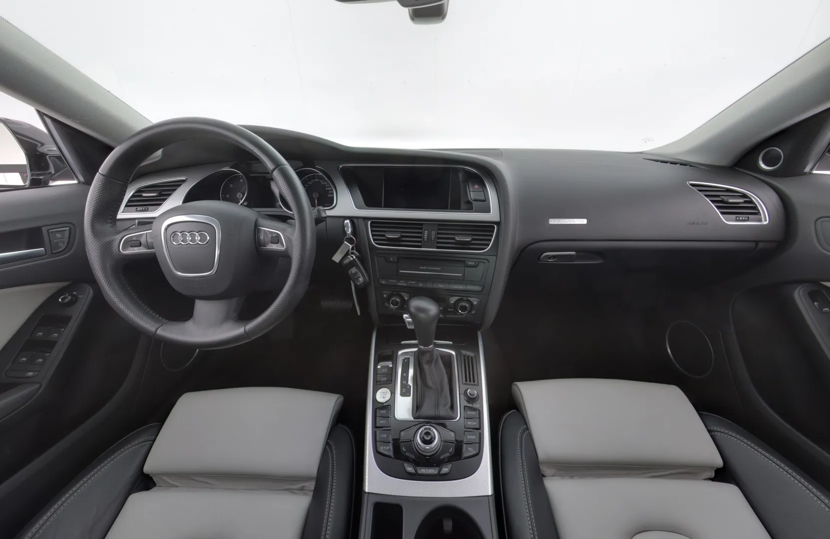 AUDI A5 OOZ-217 carousel image