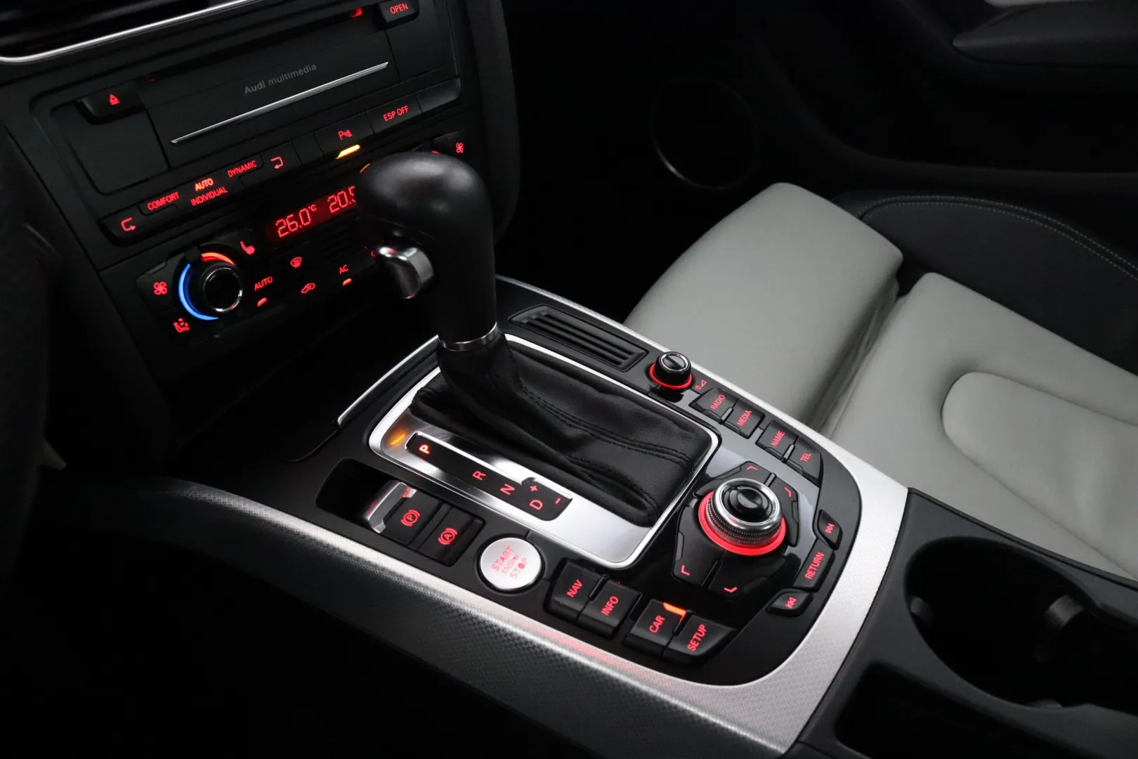 AUDI A5 OOZ-217 carousel image