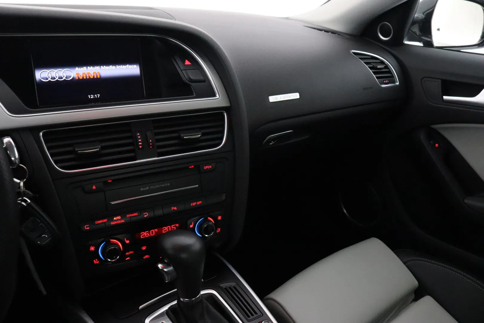 AUDI A5 OOZ-217 carousel image