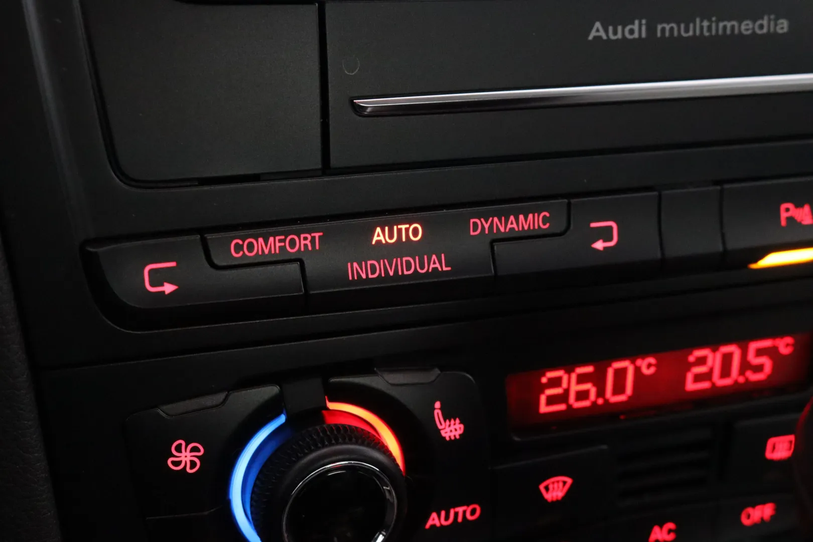 AUDI A5 OOZ-217 carousel image