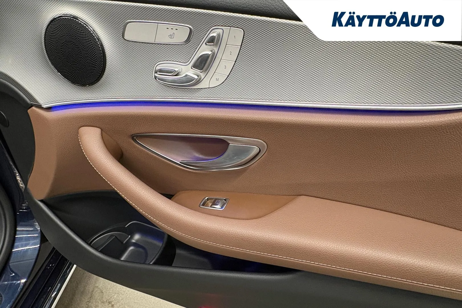 MERCEDES-BENZ E JKS-798 carousel image