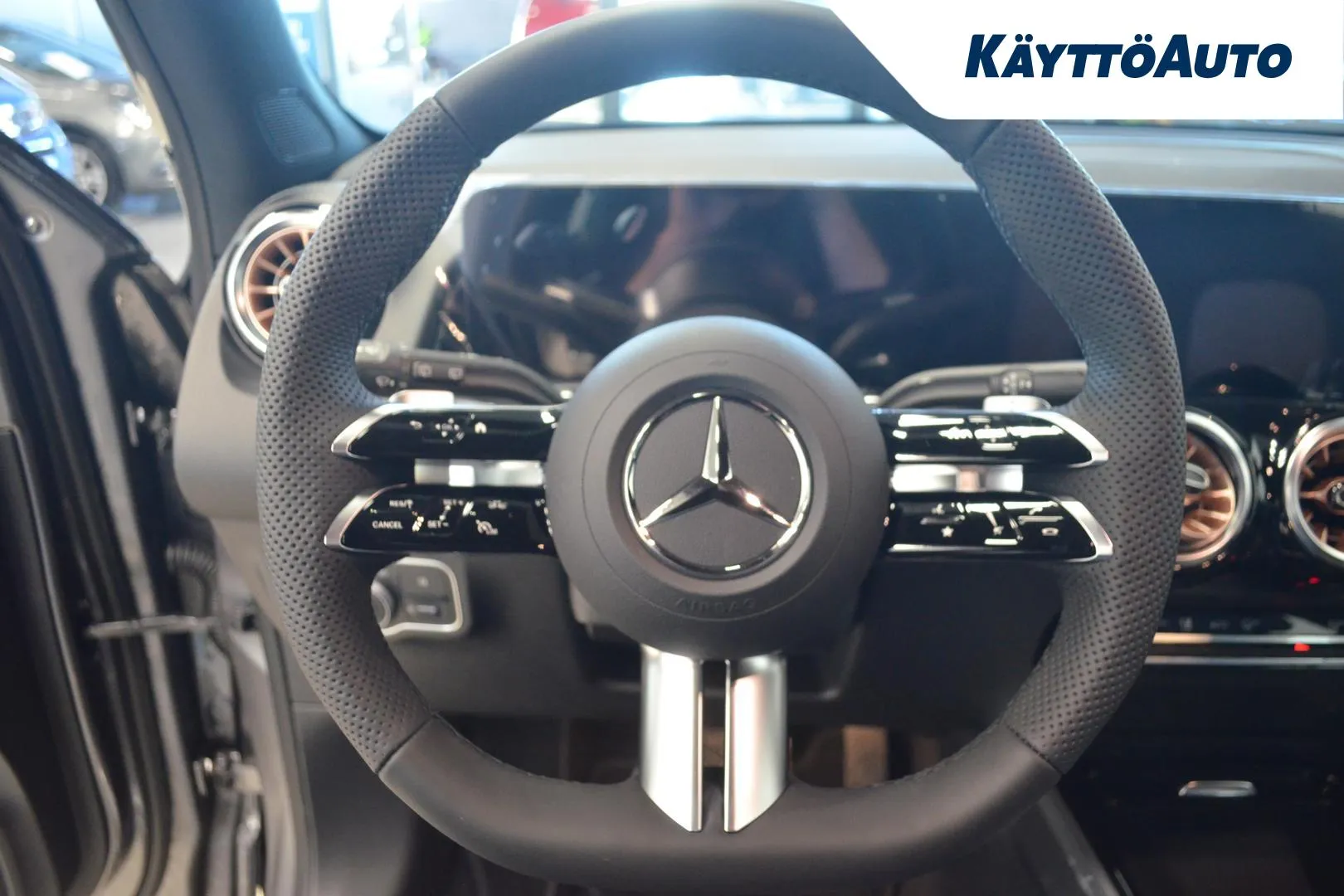 Mercedes-Benz EQB XUZ-634 carousel image