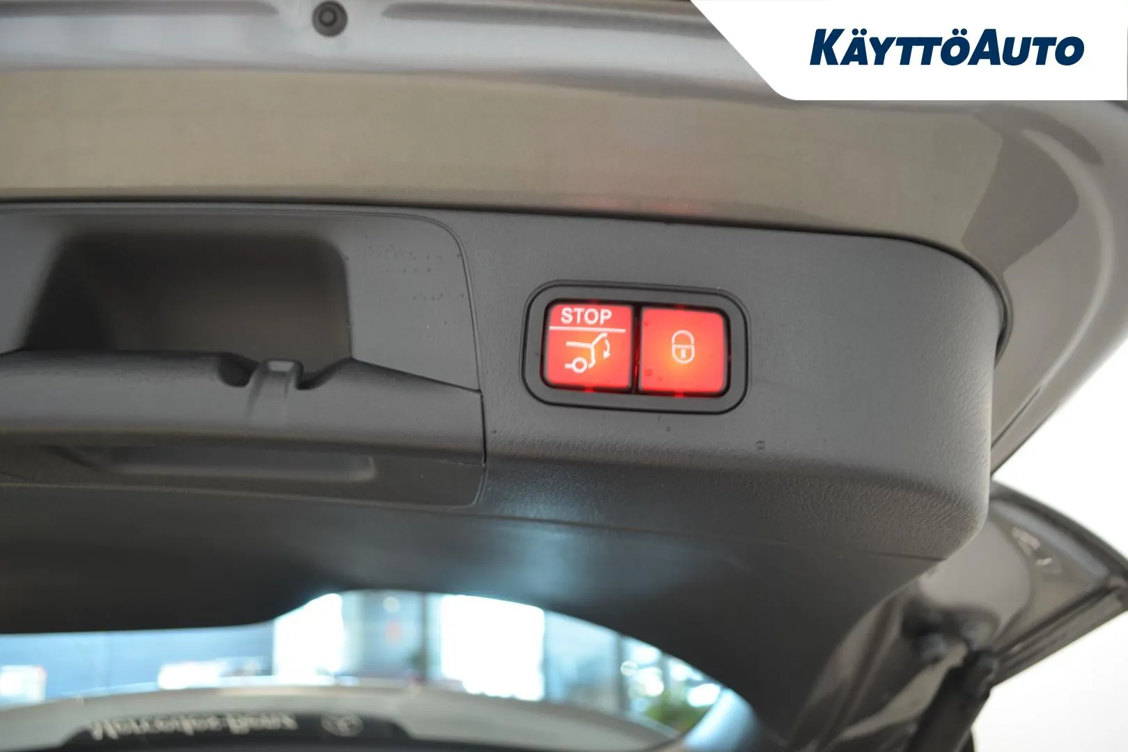 Mercedes-Benz EQB XUZ-634 carousel image