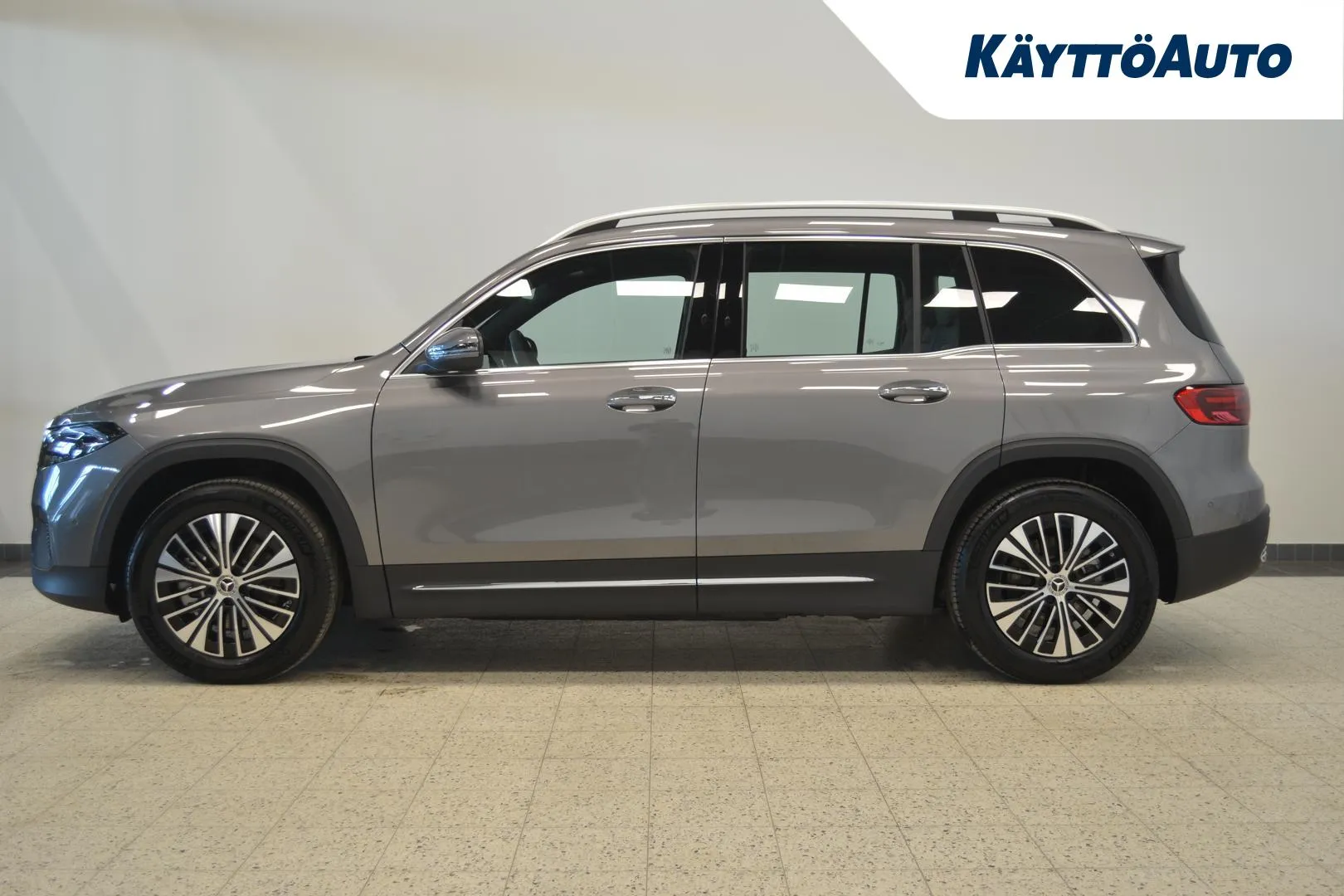 Mercedes-Benz EQB XUZ-634 carousel image