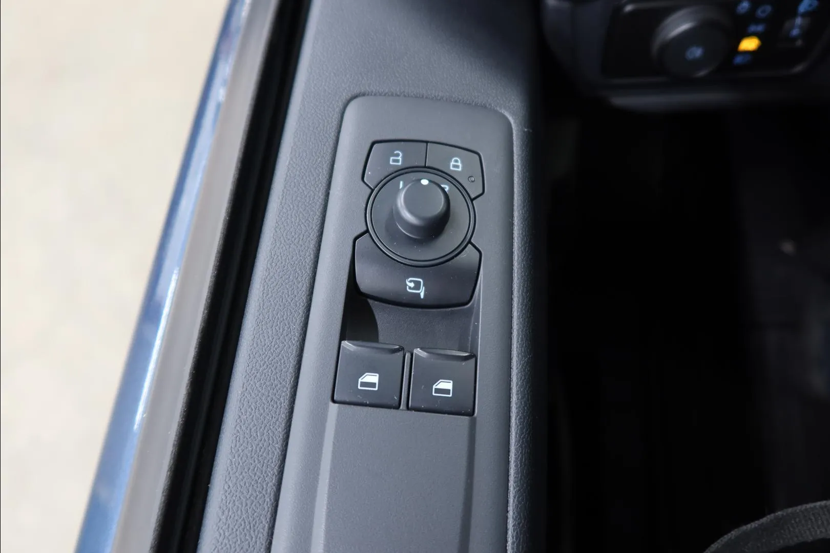 Ford Transit Custom NNL-441 carousel image