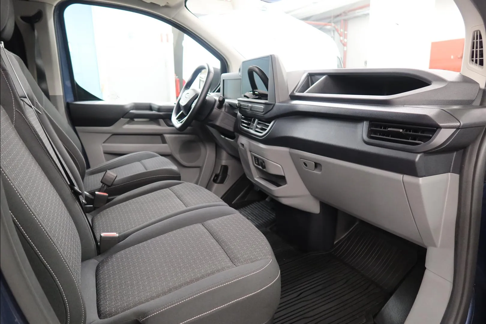 Ford Transit Custom NNL-441 carousel image