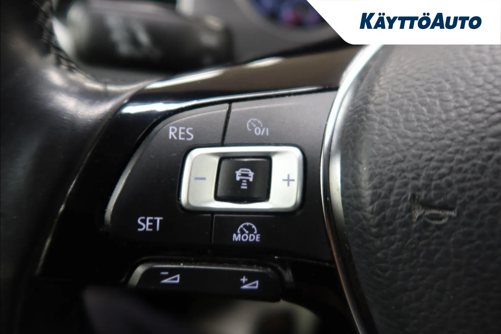 VOLKSWAGEN Golf Sportsvan VZS-798 carousel image