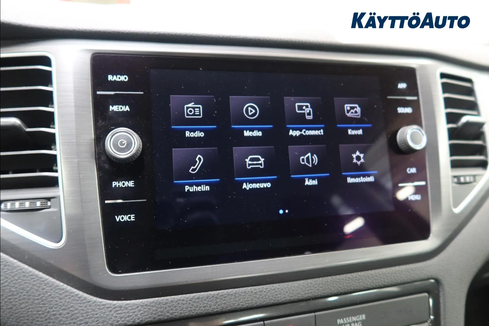 VOLKSWAGEN Golf Sportsvan VZS-798 carousel image