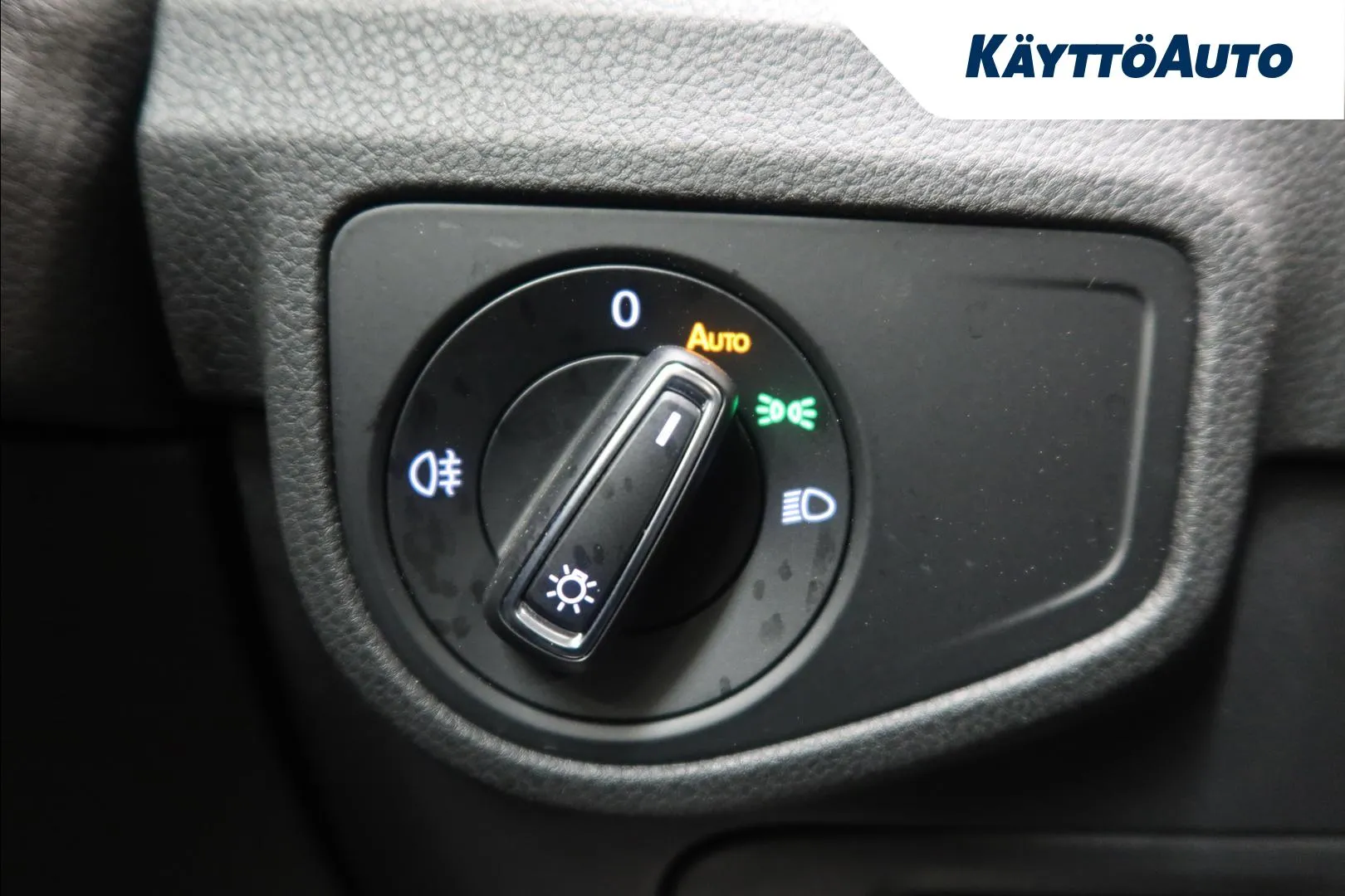 VOLKSWAGEN Golf Sportsvan VZS-798 carousel image