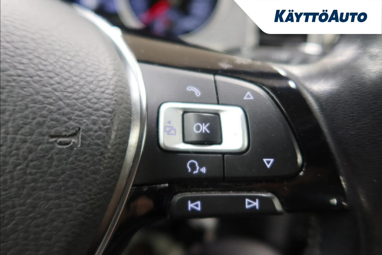 VOLKSWAGEN Golf Sportsvan VZS-798 carousel image