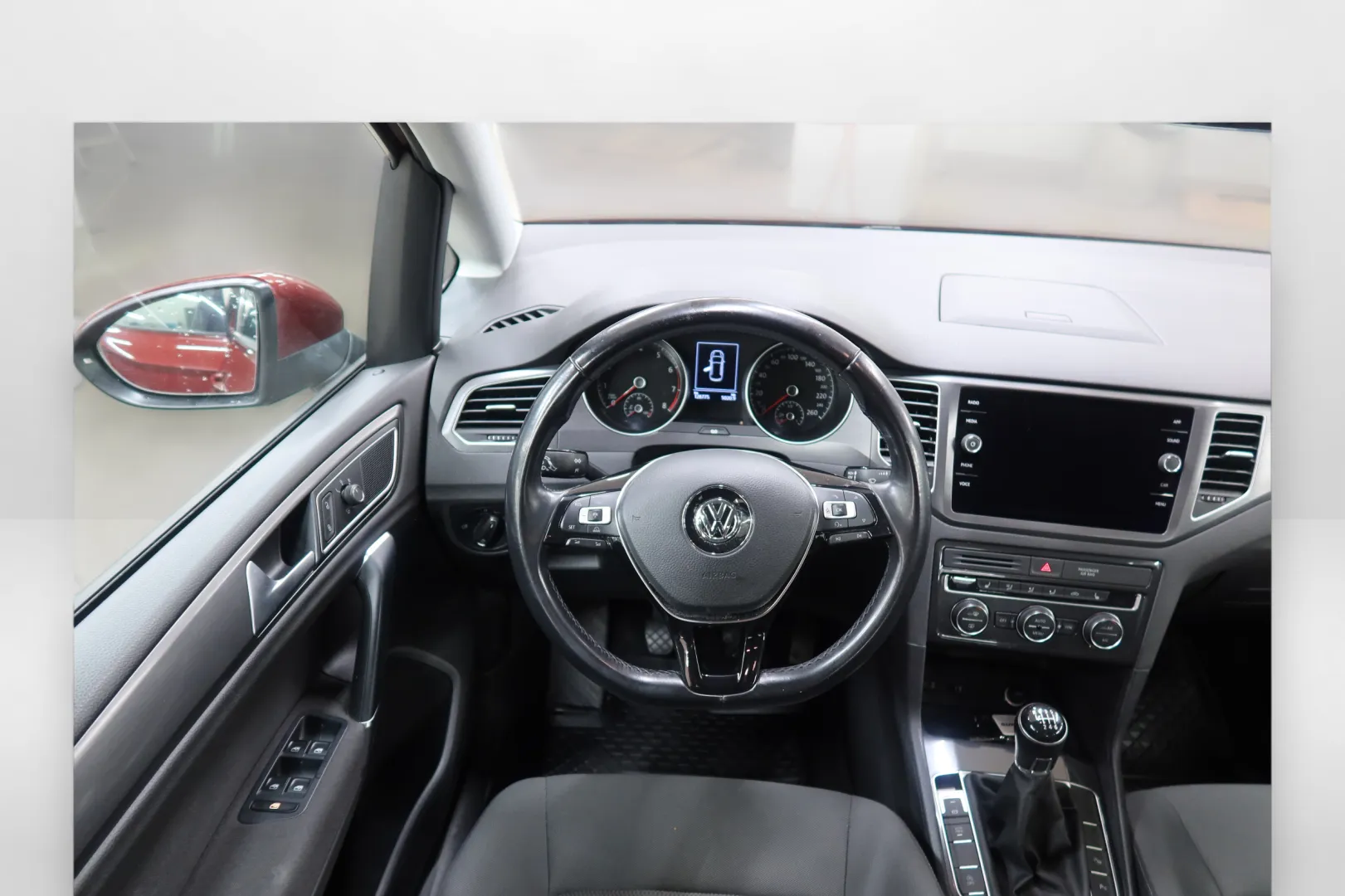 VOLKSWAGEN Golf Sportsvan VZS-798 carousel image