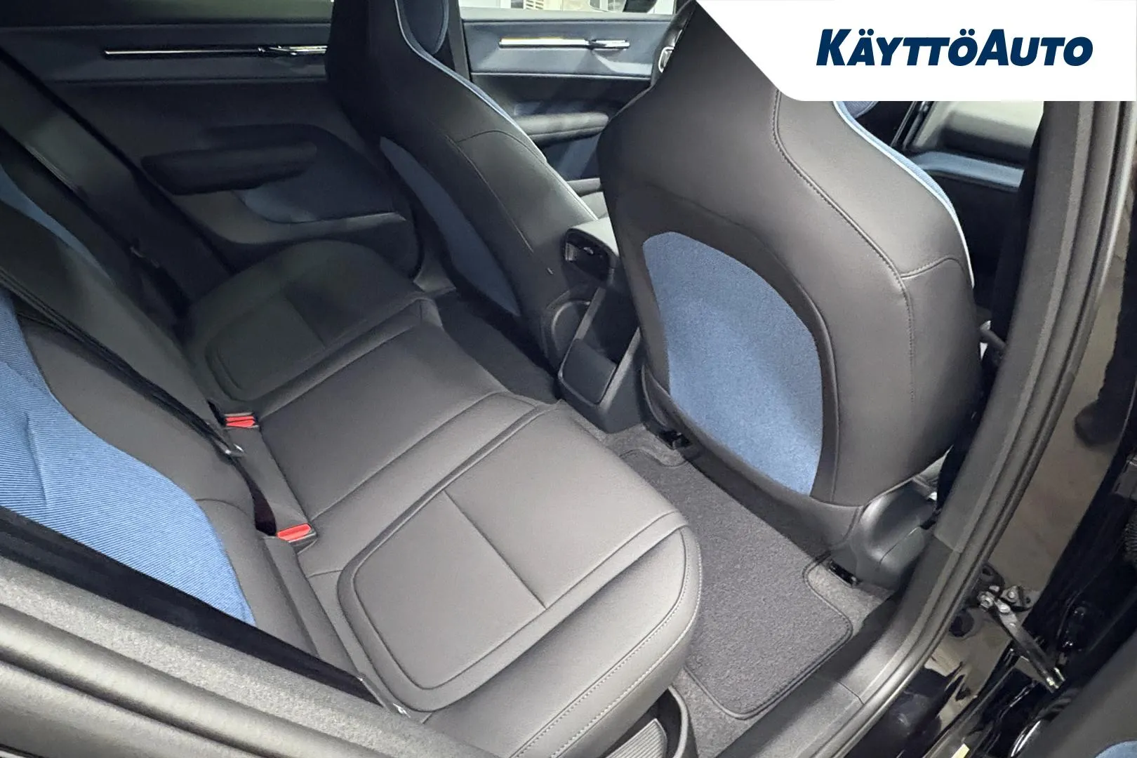 Volvo EX30 JOL-296 carousel image