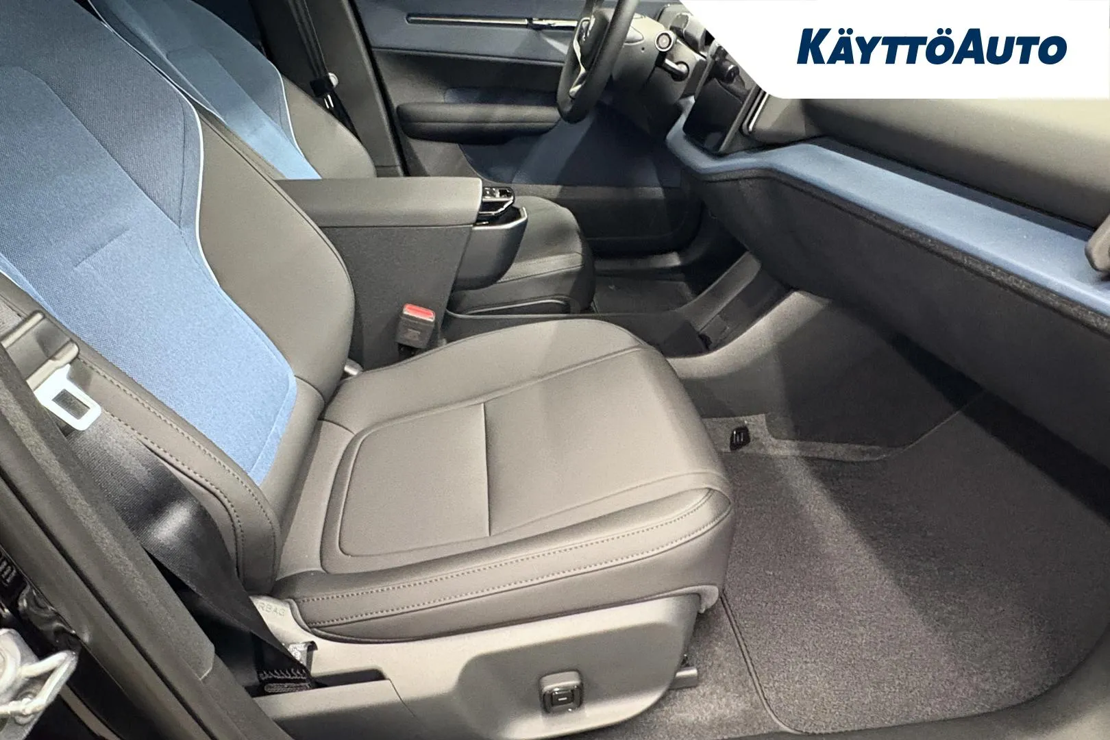 Volvo EX30 JOL-296 carousel image