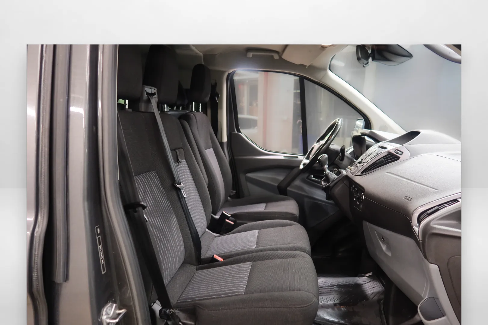 FORD Transit Custom EOR-466 carousel image