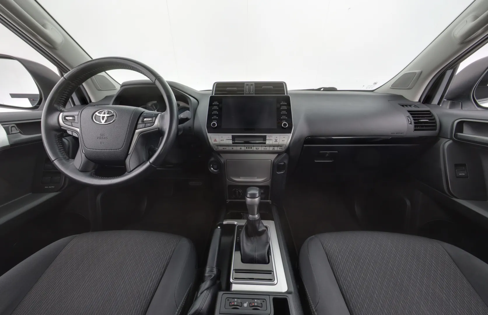 TOYOTA Land Cruiser ZOH-751 carousel image