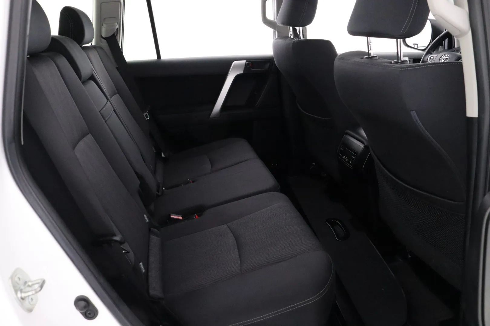 TOYOTA Land Cruiser ZOH-751 carousel image