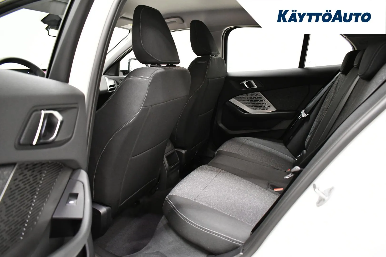 BMW 120 JOL-284 carousel image