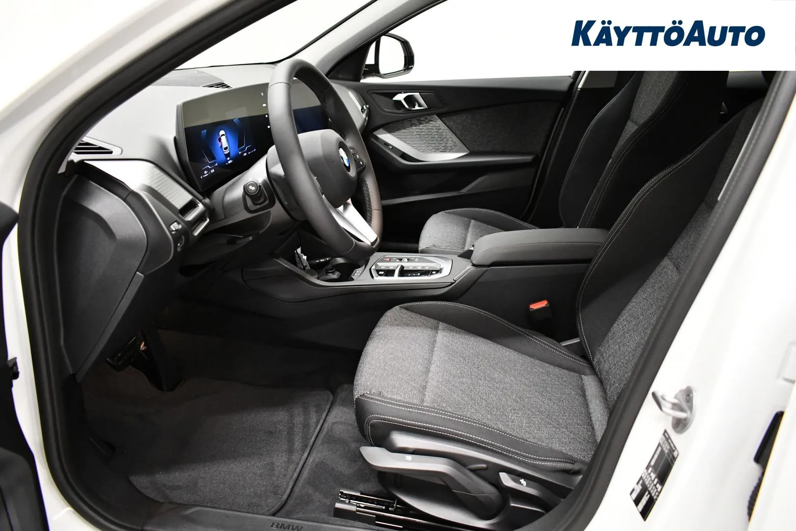 BMW 120 JOL-284 carousel image