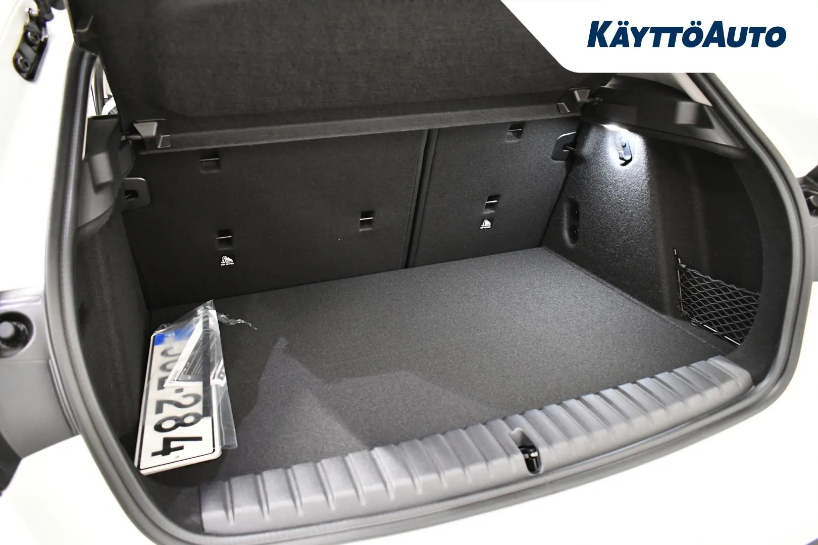 BMW 120 JOL-284 carousel image